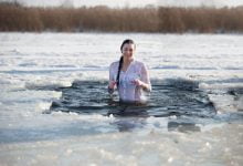 Por qué bañarse en agua helada es bueno para el cuerpo