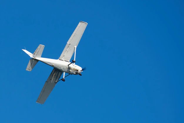 avioneta sobrevuela el aire guaviare