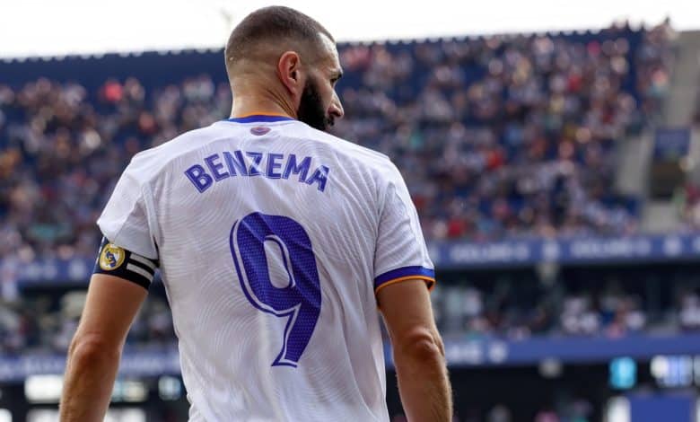 Benzema durante el partido La Liga entre RCD Espanyol y Real Madrid CF / bal&oacute;n de oro