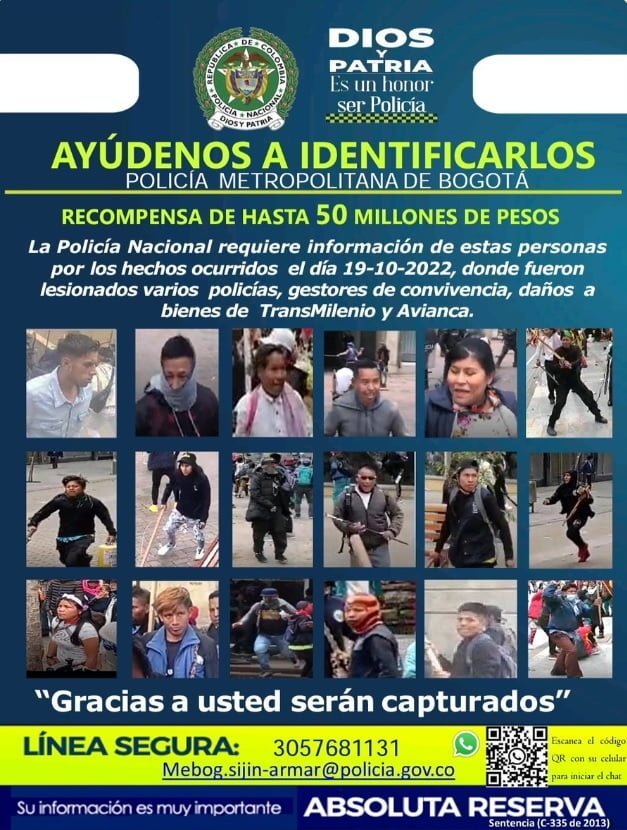 cartel con imagenes de personas que se buscan / disturbios en Bogot&aacute;