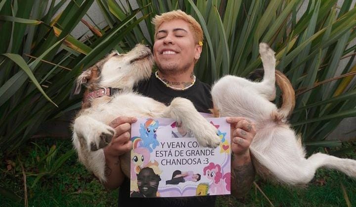 juan Da cargando a chandosa