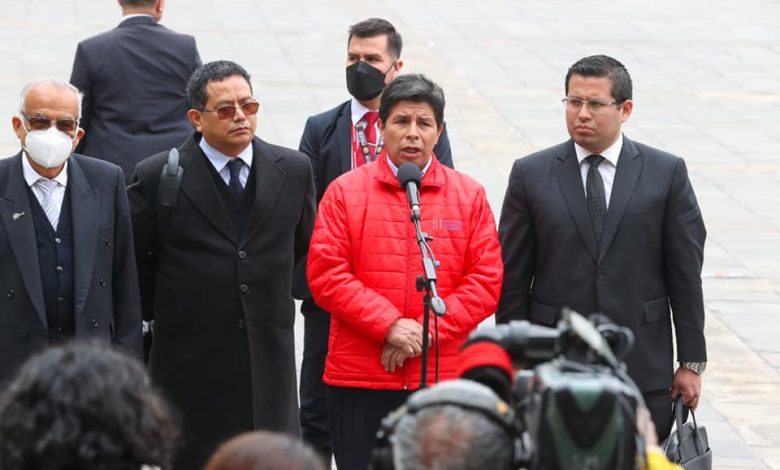 habla presidente de perú, pedro castillo, en discurso público junto a miembros de su gabinete