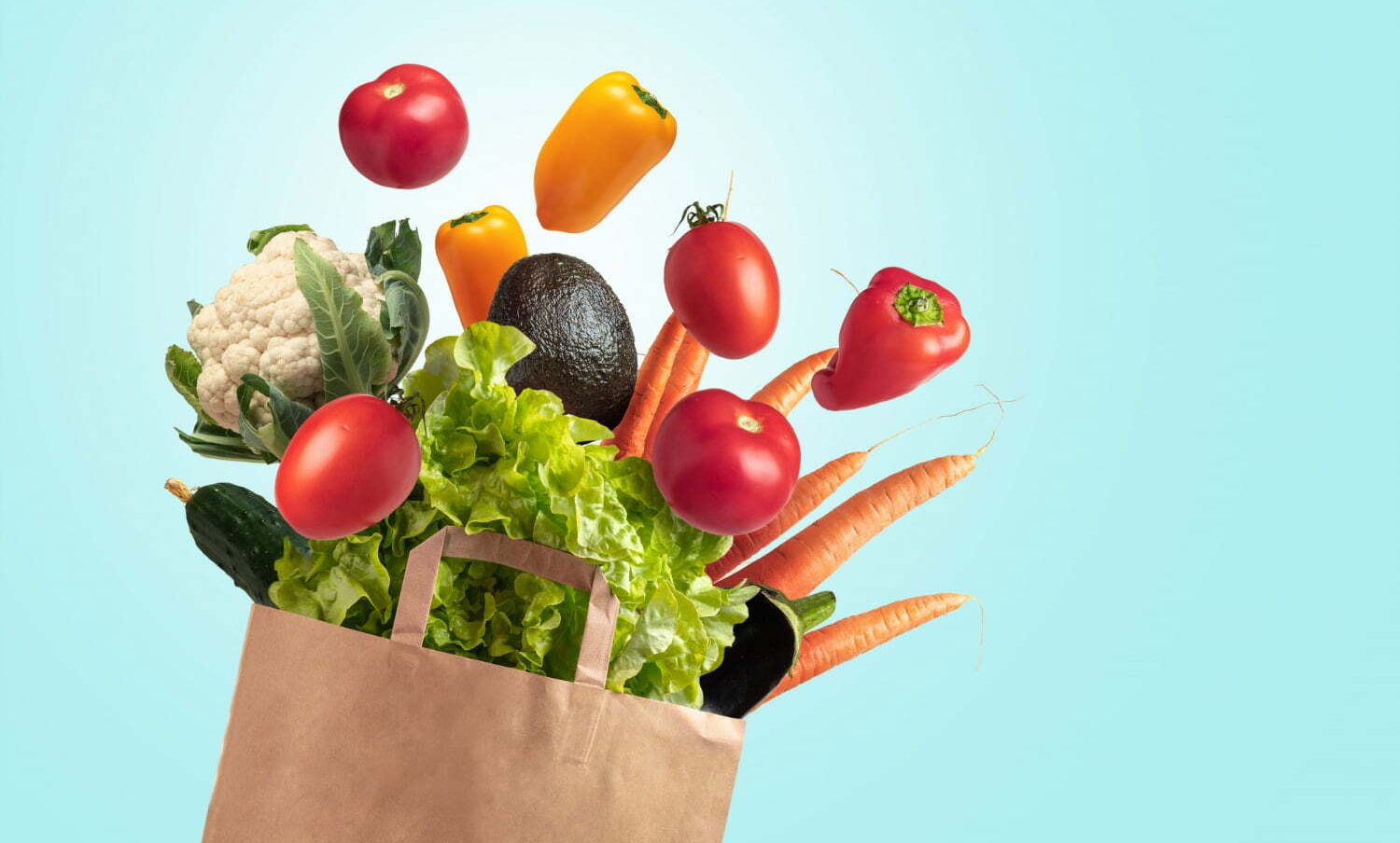 bolsa con frutas y verduras / alimentos para quemar grasa / ovarios poliquísticos