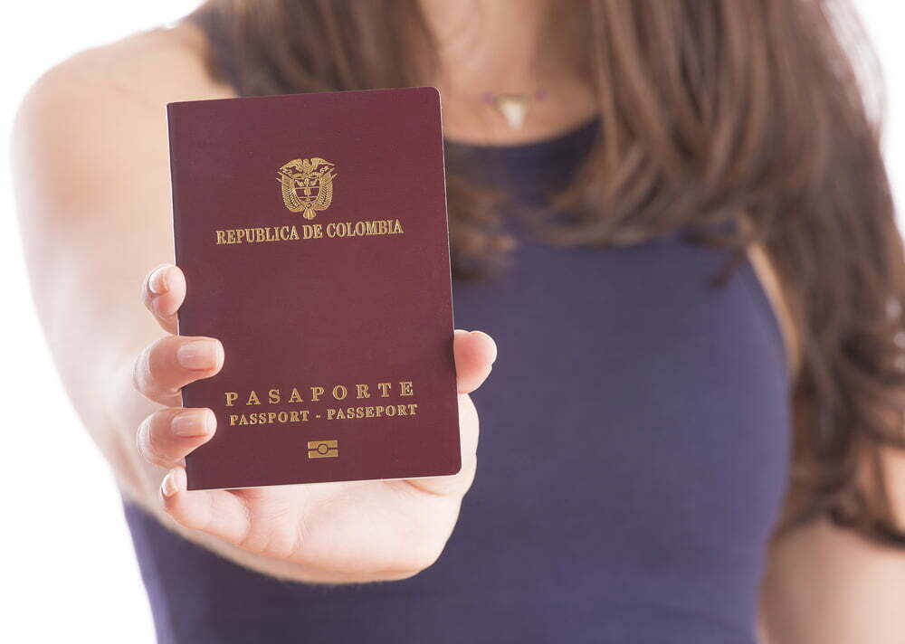 Ahora los colombianos pueden entrar a más países del mundo solo con el pasaporte / pasaportes / cédula / nacionalidad colombiana