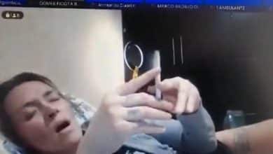 jueza aparece con poca ropa en audiencia virtual