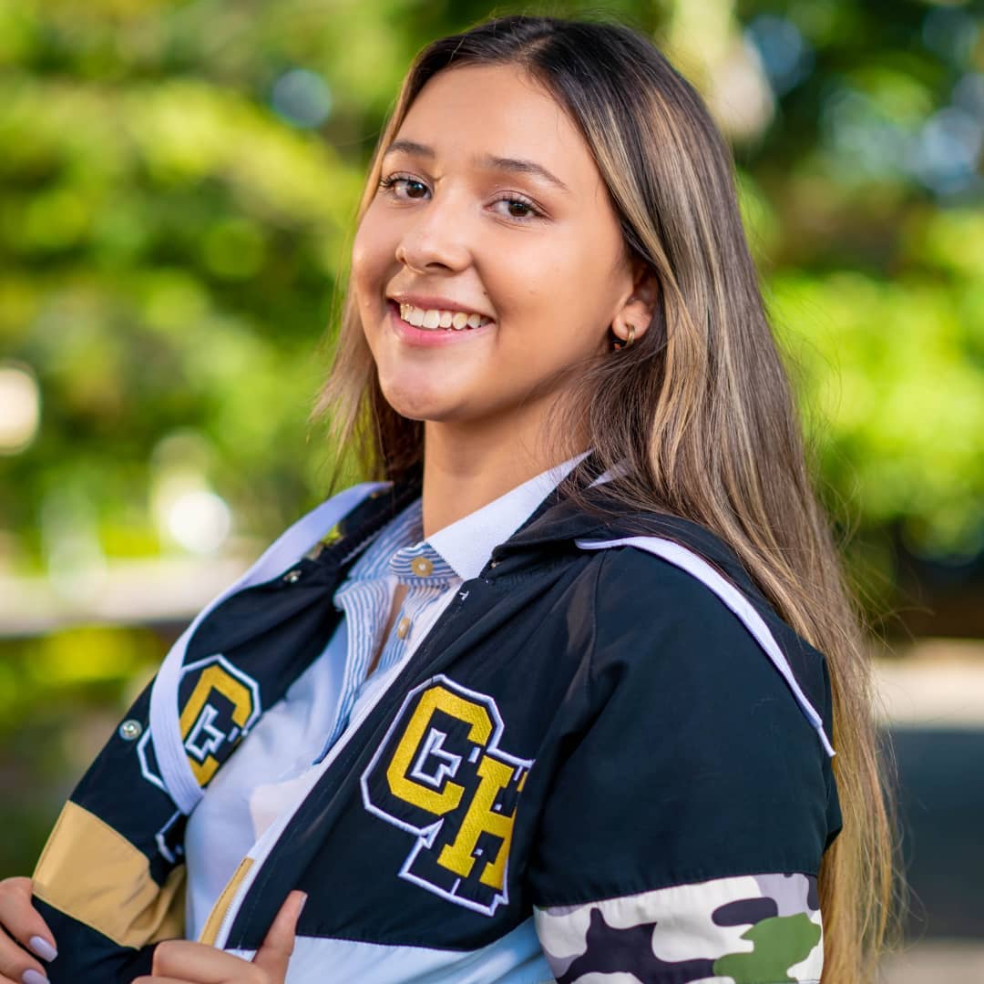 estudiante universidad de Ibagu&eacute; posa frente a la c&aacute;mara