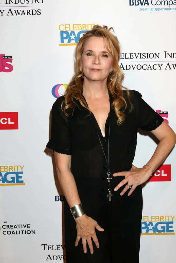 Leah Thompson en los Premios de Defensa a la Industria de Televisi&oacute;n 2018