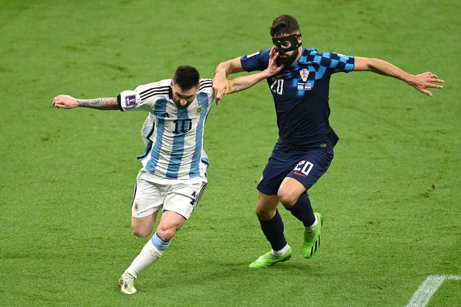 Mundial de Qatar: &iquest;Por qu&eacute; algunos jugadores usan m&aacute;scaras en los partidos?