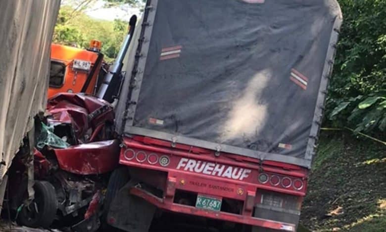Grave accidente entre Palomino y Riohacha dej&oacute; varias personas sin vida