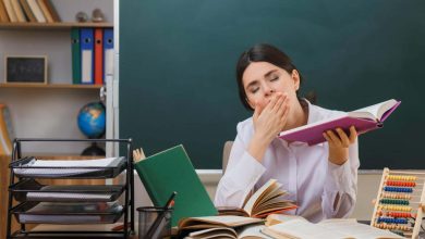 bostezando con los ojos cerrados / es importante bostezar / bostezamos / hipo