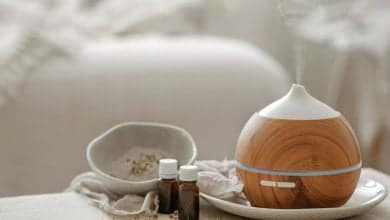 humidificador y aceites esenciales para aromaterapia