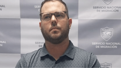 John Poulos, valentina Trespalacios