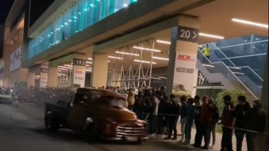 carro de exhibici&oacute;n perdi&oacute; el control y atropell&oacute; gravemente a una mujer&nbsp;