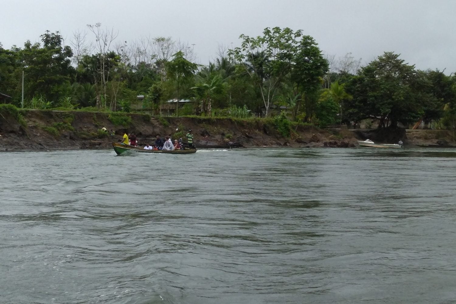 desplazamiento forzado y confinamiento