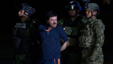 Joaqu&iacute;n Archivaldo Guzm&aacute;n Loera 'El chapo', narcotraficante mexicano, es presentado ante los medios de comunicaci&oacute;n en un hangar del aeropuerto de la Ciudad de M&eacute;xico.