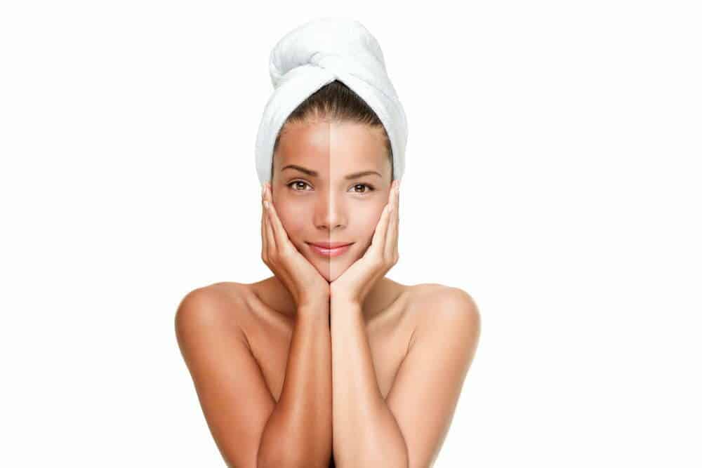 Mujer de belleza asi&aacute;tica blanqueando la piel / aclarar la piel