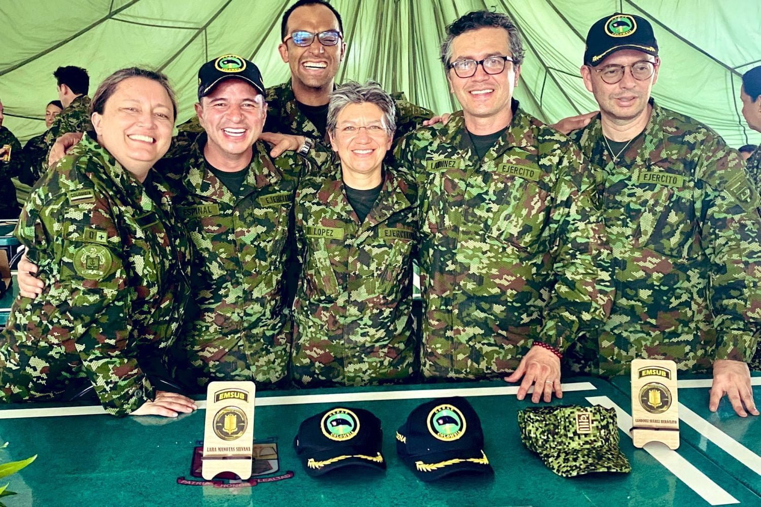 claudia l&oacute;pez