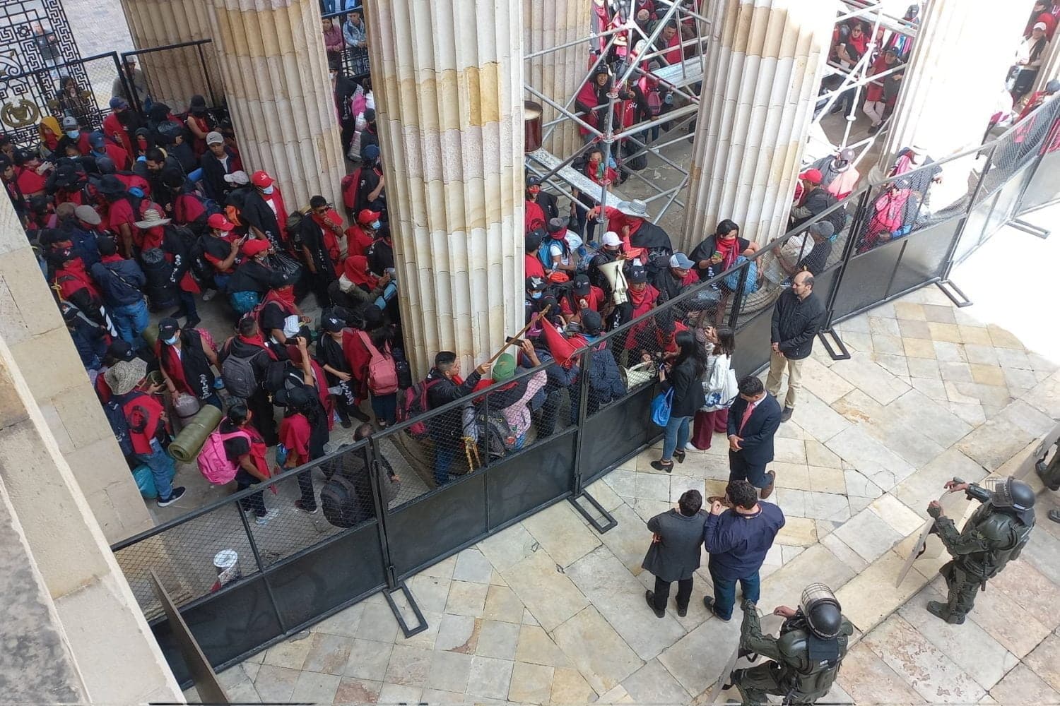 ind&iacute;genas se toman el congreso de la rep&uacute;blica