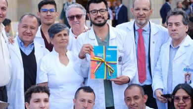 m&eacute;dicos apoyando la reforma a la salud de petro