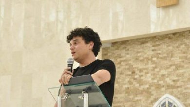 Entre llanto y m&uacute;sica, Silvestre Dangond le dio el &uacute;ltimo adi&oacute;s de su amigo Niko Arredondo