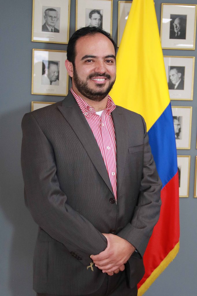 Andr&eacute;s Duss&aacute;n Salas
