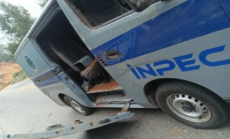 atacaron camioneta del INPEC