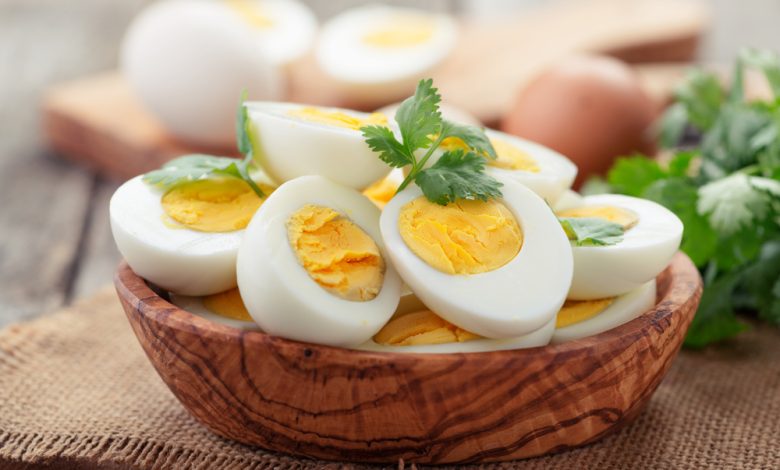 Huevos cocidos en rodajas / alergia al huevo