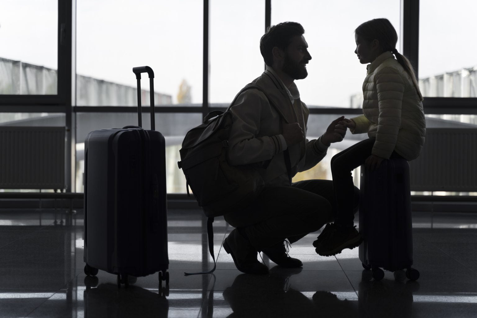 migración le niega la padre la salida con su hija / viajar al exterior con menores de edad