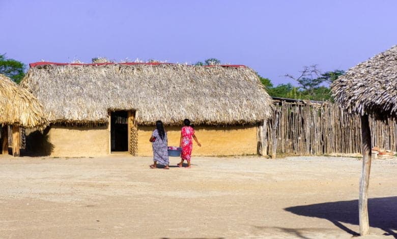 Drogas La Rebaja y el MinSalud llevar&aacute;n atenci&oacute;n m&eacute;dica a las poblaciones m&aacute;s excluidas de La Guajira / carrotanques