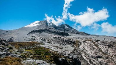 volcán Nevado del ruiz está situado cerca de manizales y es una reserva natural impresionante del parque de la nieve | recomendaciones Nevado del Ruiz / volcán
