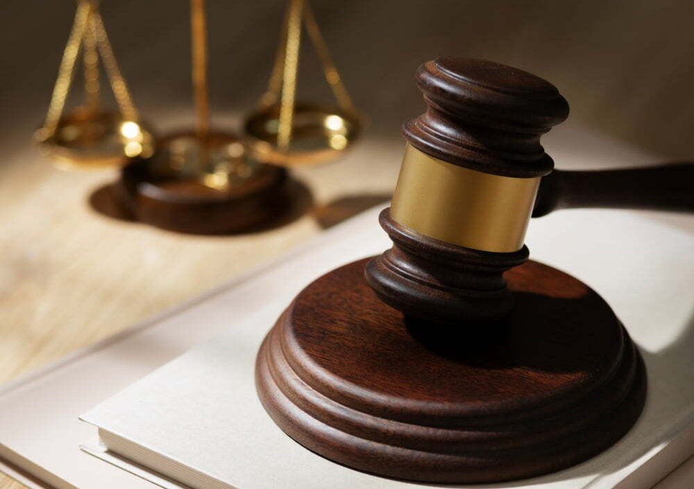 mazo y elementos que utiliza un juez