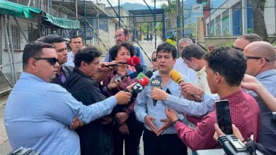 Estructuras armadas ilegales de Medell&iacute;n y del Valle de Aburr&aacute; anuncian cese de hostilidades y su compromiso con la Paz Total