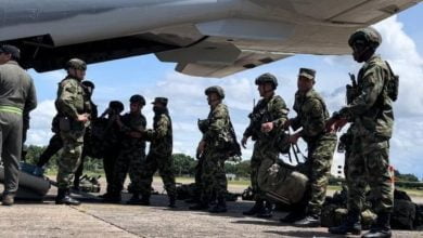 Soldados buscando a los menores desaparecidos en Guaviare