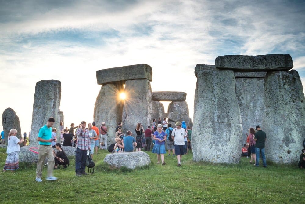 Durante la celebraci&oacute;n anual del solsticio de verano en Stonehenge / 21 de junio