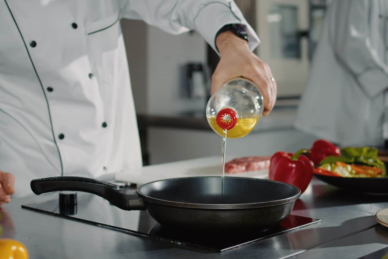 sart&eacute;n con aceite / aceite de cocina