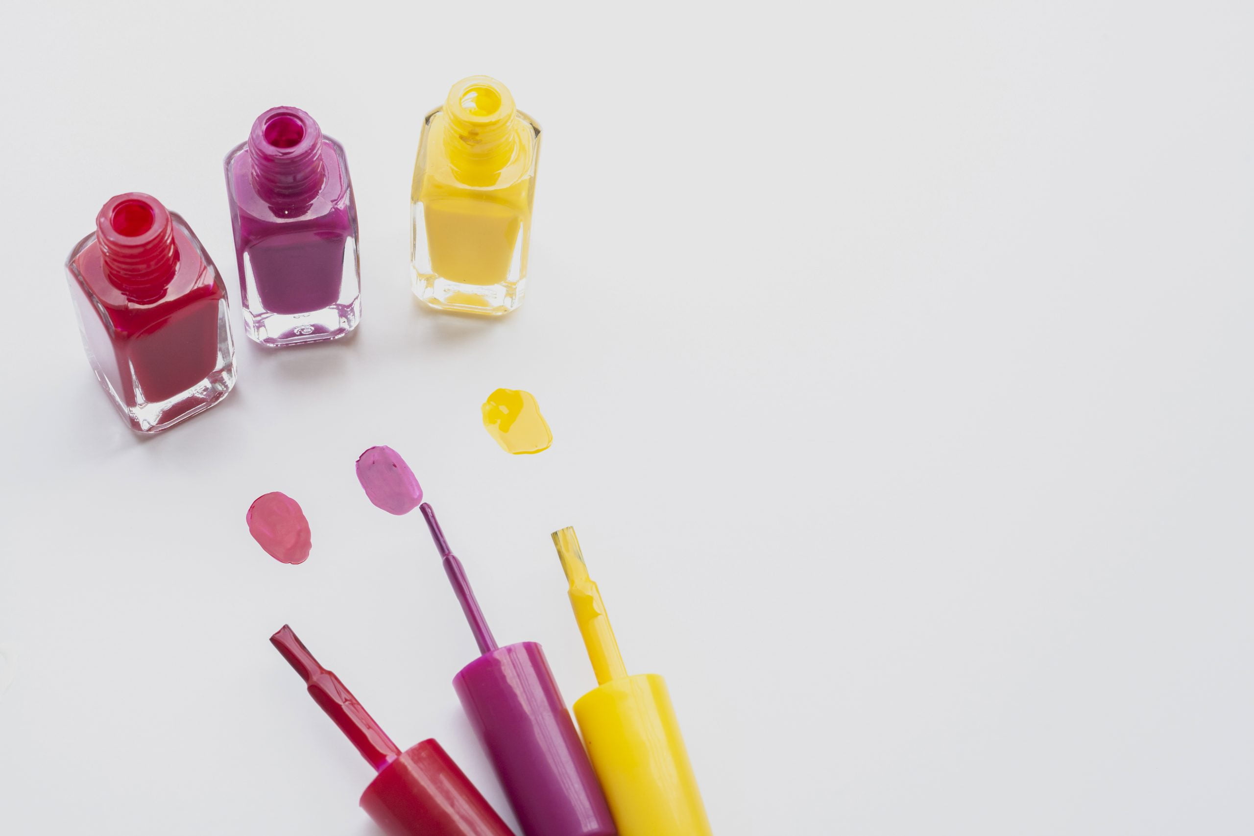 esmaltado de u&ntilde;as