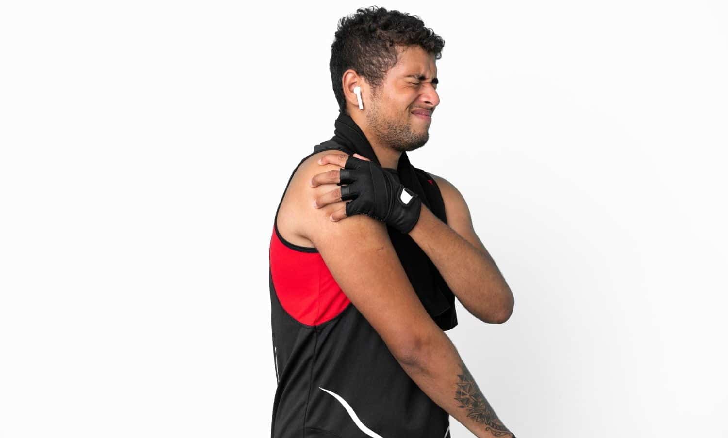 hombre con espasmo muscular