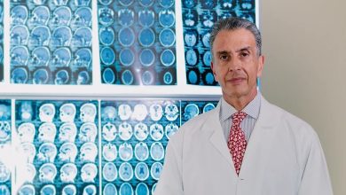 Este es Fernando Hakim, el prestigioso neurocirujano que operará al padre de Shakira
