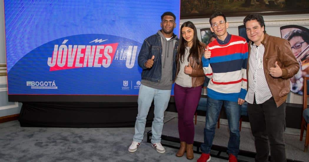 j&oacute;venes a la u