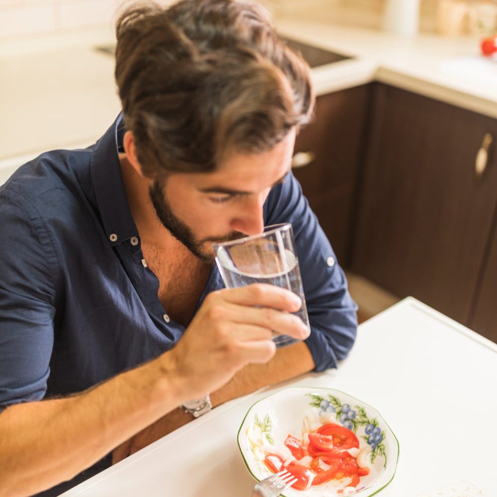 beber agua / metabolismo