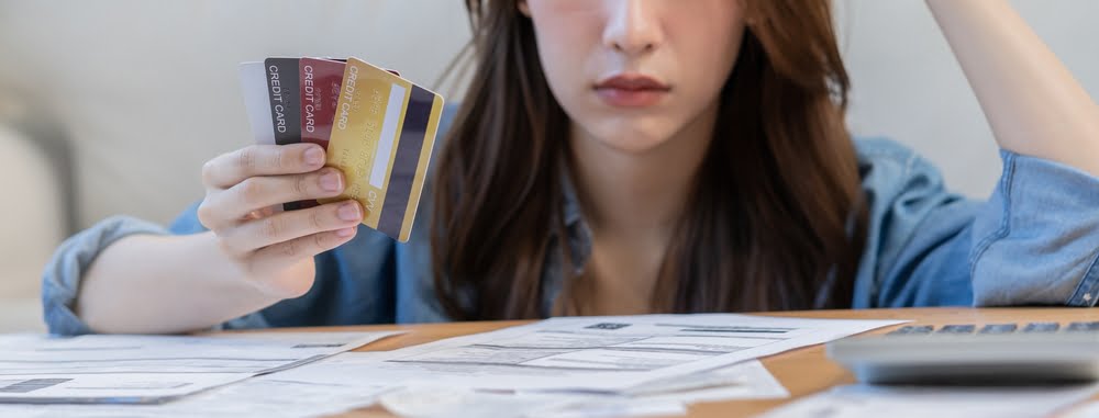 sin dinero para pagar gastos, hipotecas o pr&eacute;stamos / tarjetas de cr&eacute;dito