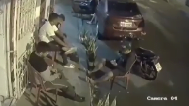 Video que eriza la piel: Por jugar con un arma le quit&oacute; la vida a su amigo