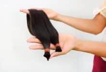 Donar cabello al fondo blanco del paciente con c&aacute;ncer aislado / donar cabello