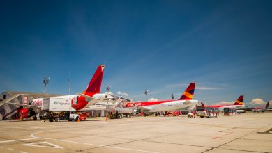 Los aviones de Avianca se alinean en el aeropuerto internacional El Dorado Bogot&aacute; Colombia / espacio a&eacute;reo de bogot&aacute;