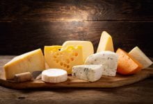 Los 10 quesos menos calóricos que puedes comer si estás a dieta