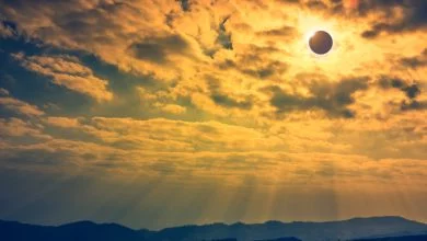 La luna cubriendo el sol / eclipse solar anular