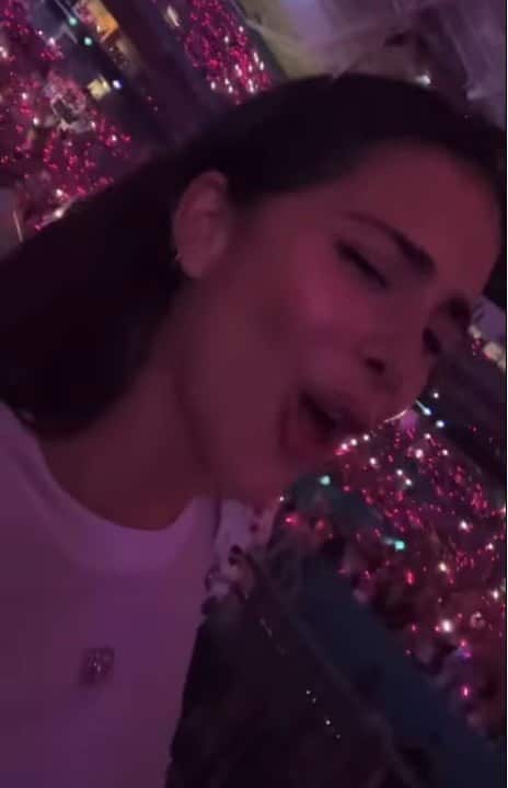 el bochornoso momento que vivi&oacute; Greeicy durante el concierto de Karol G