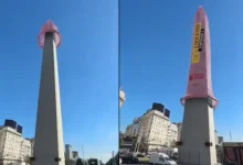 Polémico video: Ponen condón gigante al obelisco de Buenos Aires para promocionar serie de Netflix