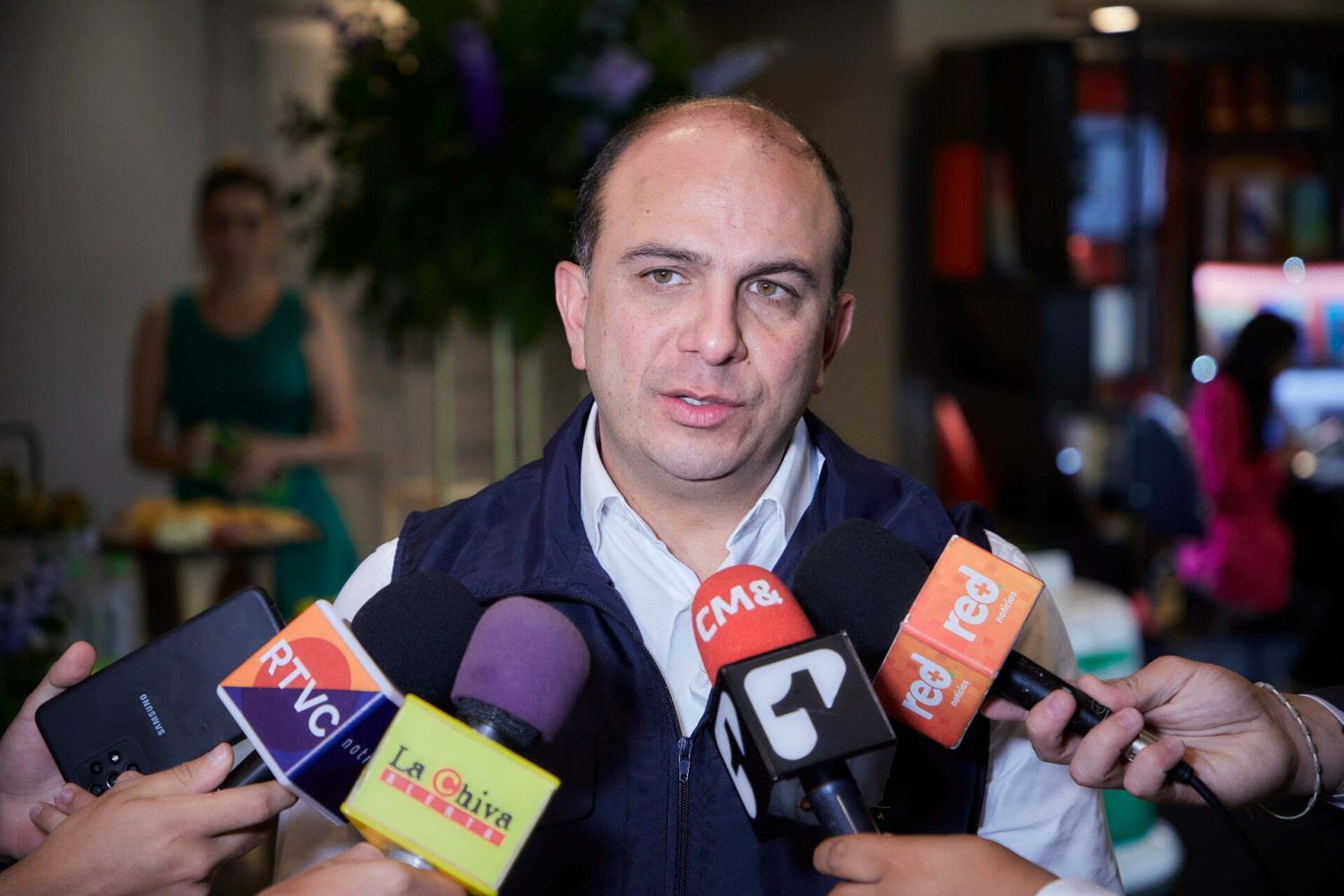 confinamiento / grupos armados ilegales