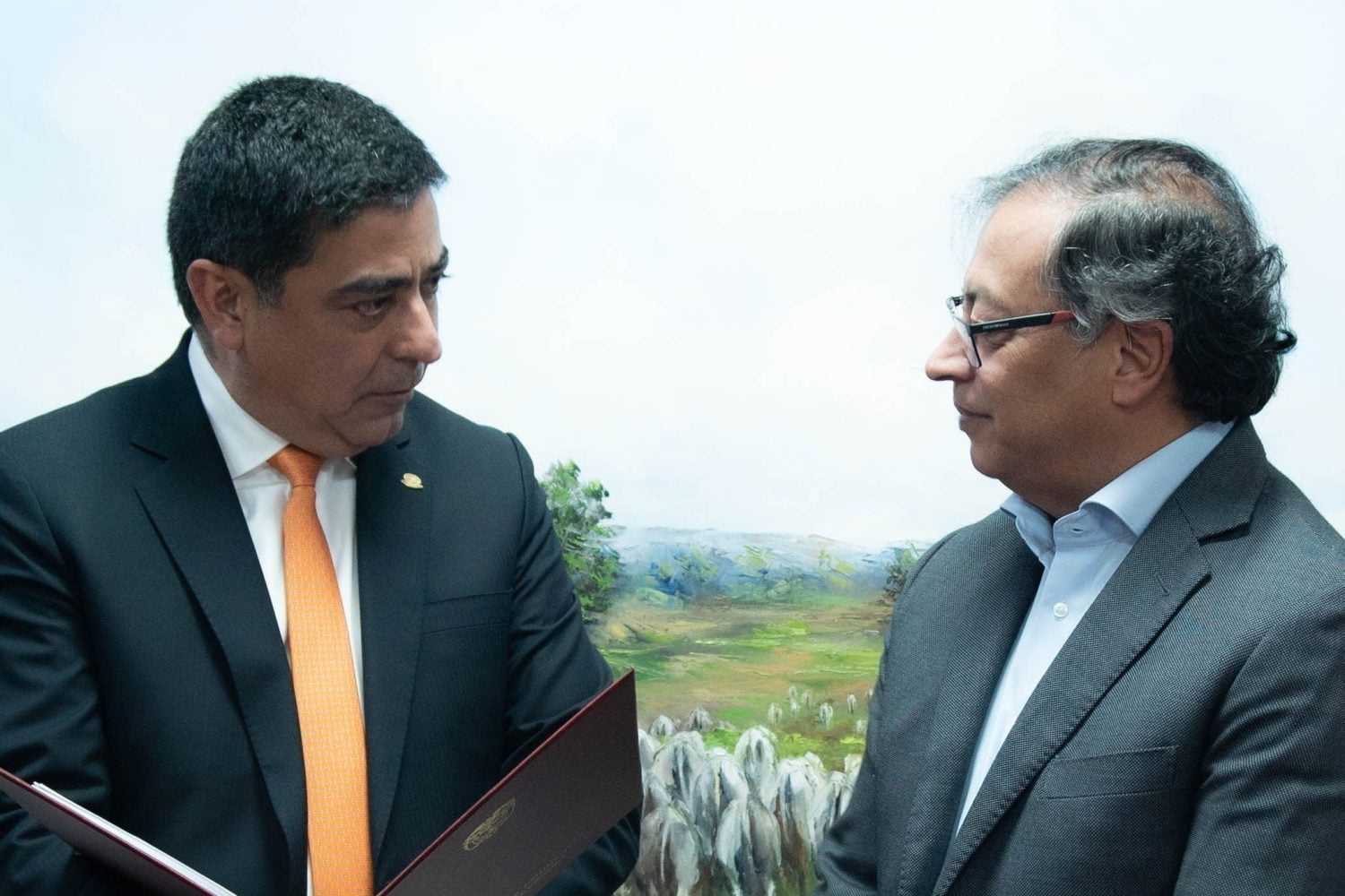 Petro cambi&oacute; la terna para fiscal